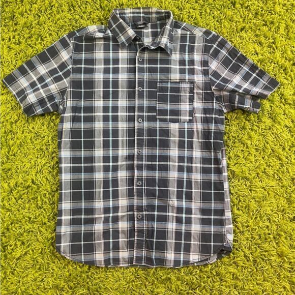 NIKE 6.0 SHORT SLEEVE PLAID BUTTON UP - Picture 1 of 6